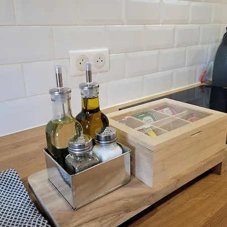 Proche Aeroport - Metro 14 Apartment *