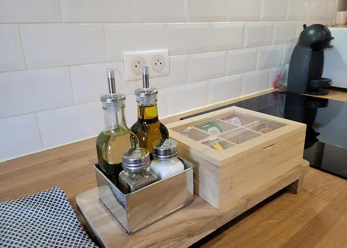 Proche Aeroport - Metro 14 Apartment *